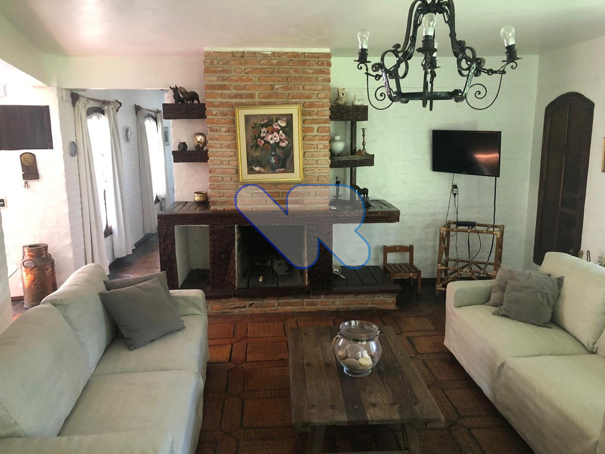 Casa ID.14 - Alquiler temporal Casa 4 Dormitorios Y 3 Baños Excelente Ubicación Pinares