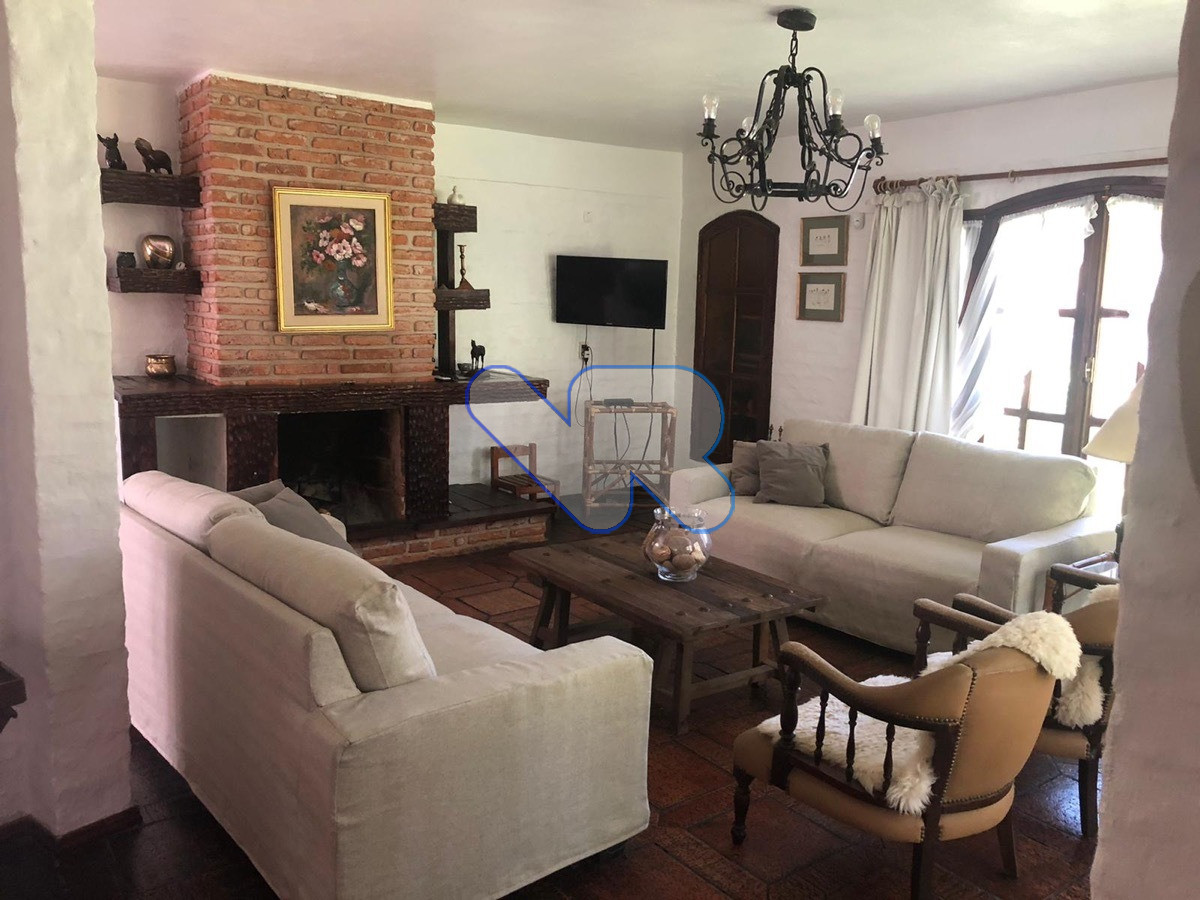 Casa ID.14 - Alquiler temporal Casa 4 Dormitorios Y 3 Baños Excelente Ubicación Pinares