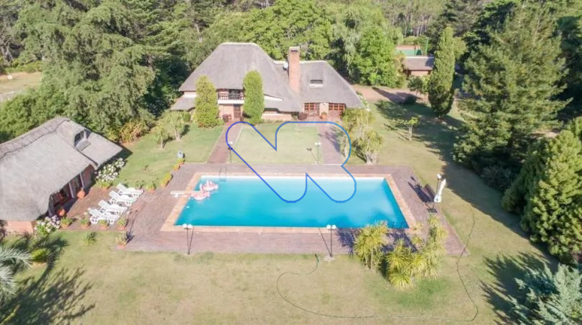 Casa ID.226 - Alquiler de Temporada Casa 6D Golf con gran parque Piscina y Barbacoa 