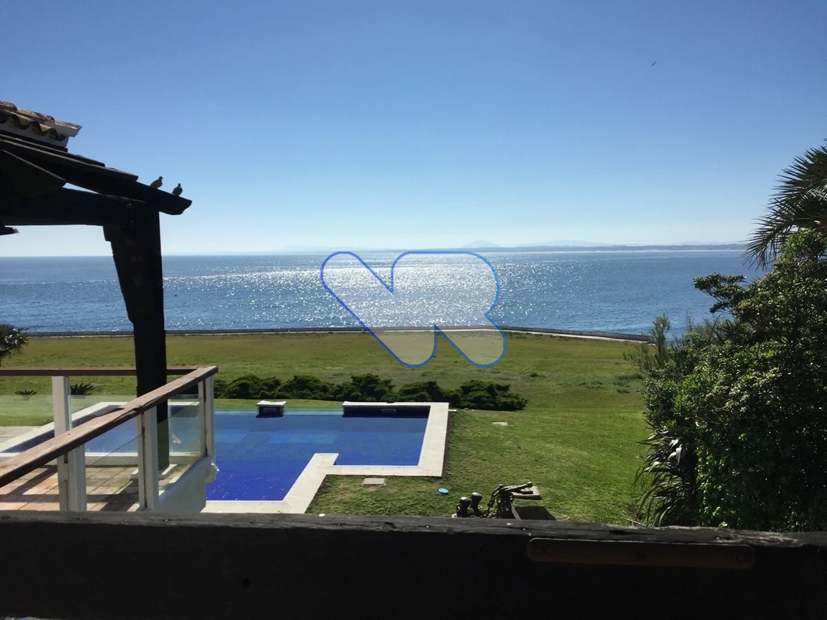 Casa ID.17 - Alquilo Casa 5 Dorm Y 6 Baños Primer Linea Punta Ballena