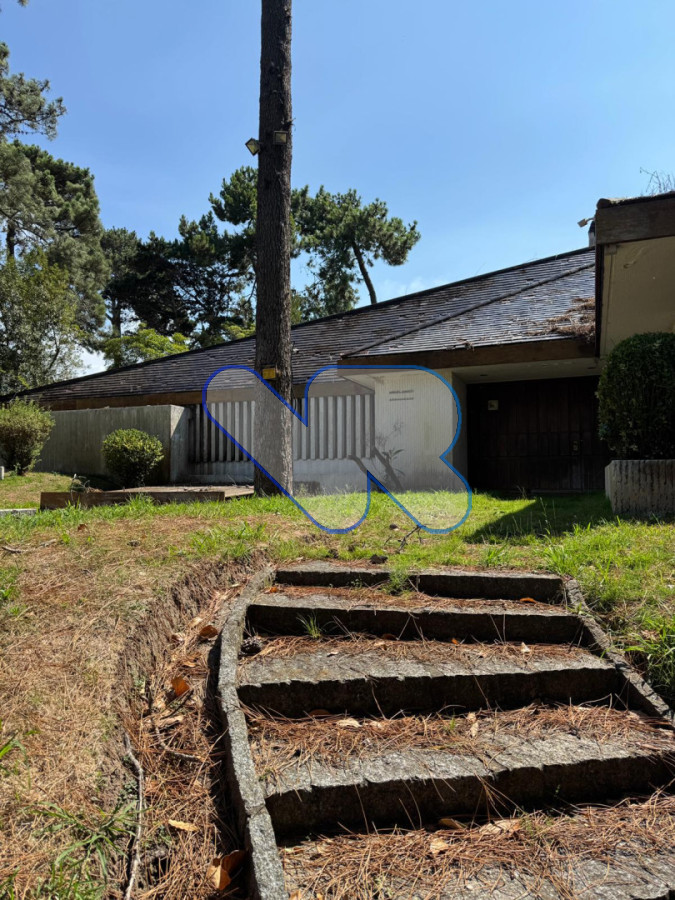 Casa ID.206 - Casa en venta en La Mansa - P8 | Gran terreno | Ideal para reciclar