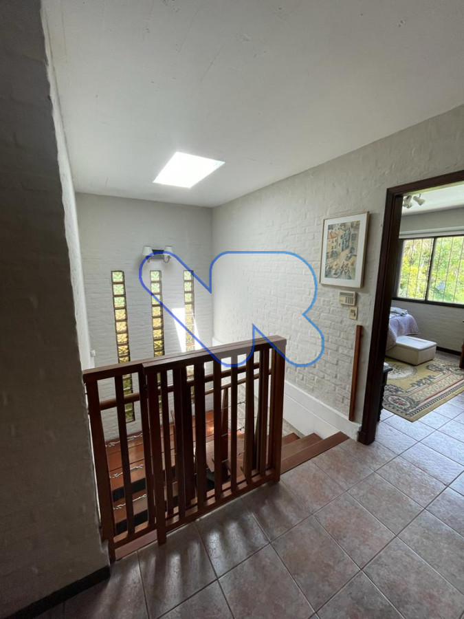 Casa ID.245 - Venta y Alquiler Anual Casa 4D Lugano con Piscina 