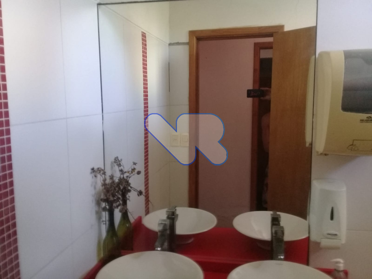 Casa ID.136 - Oportunidad VENDO y ALQUILER ANUAL Casa para Vivienda o Local Comercial  Excelente Ubicación en Maldonado