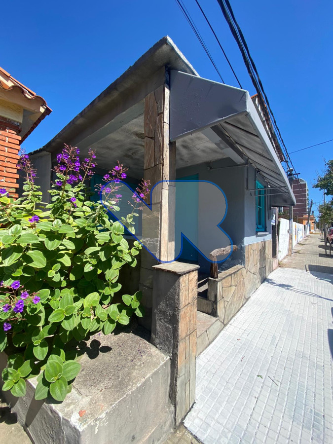 Casa ID.136 - Oportunidad VENDO y ALQUILER ANUAL Casa para Vivienda o Local Comercial  Excelente Ubicación en Maldonado