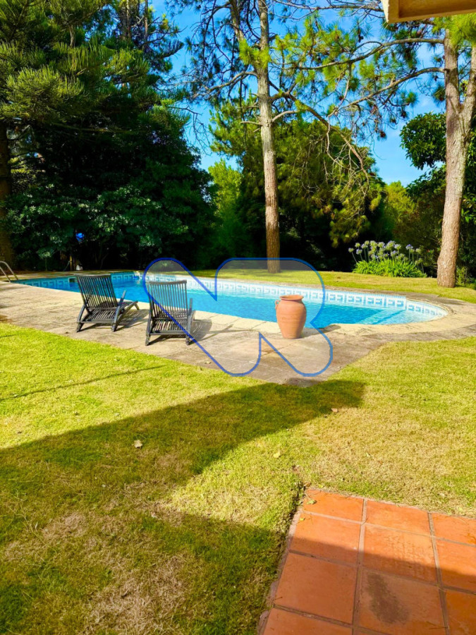 Casa ID.204 - Casa en alquiler verano 8 pers · Piscina · 3 dorm + servicio · Playa Brava Punta del Este