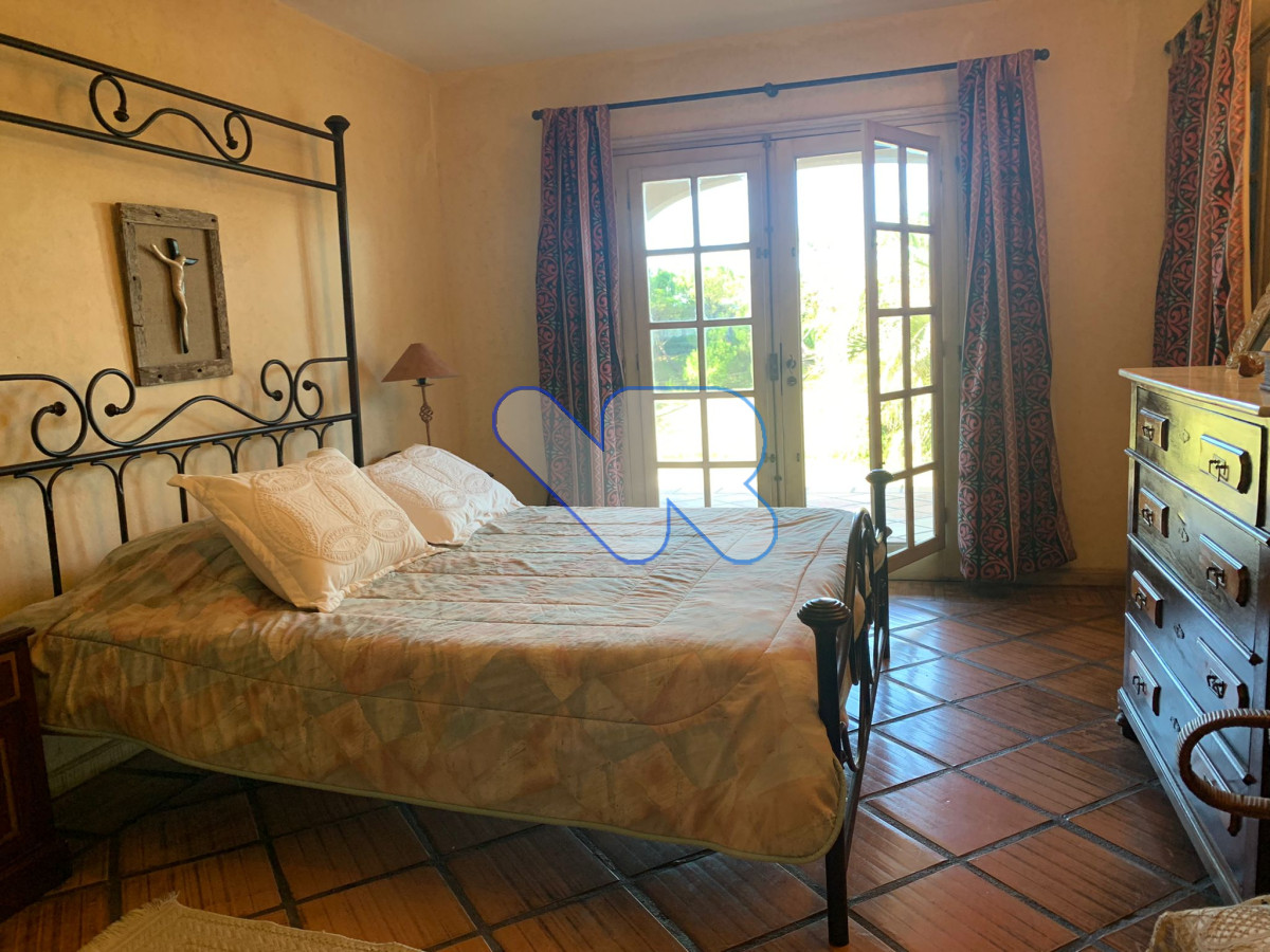 Casa ID.51 - Vendo casa con hermosa vista 3 dormitorios  más servicio, excelente ubicación Pinares, Punta del Este