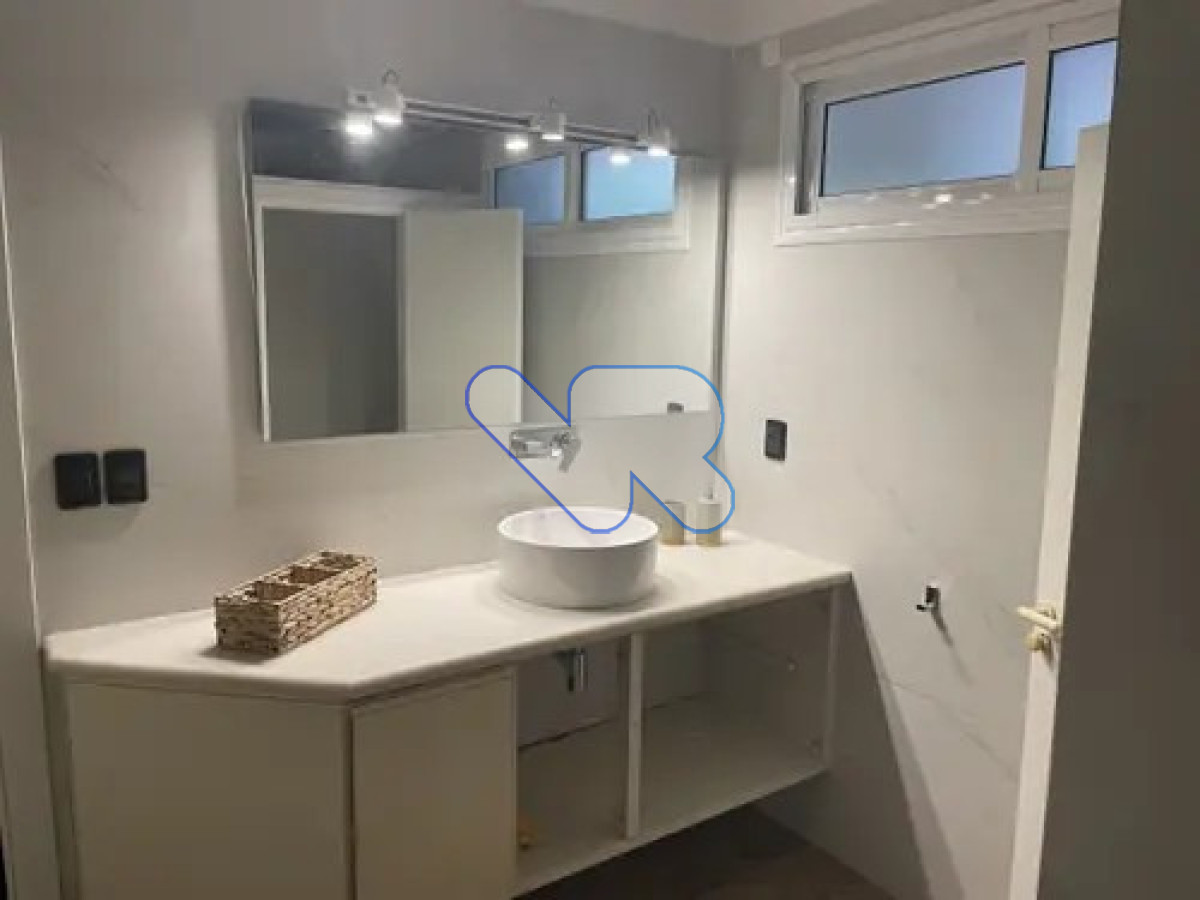 Casa ID.224 - Venta y Alquiler Anual Casa 5D Lugano con Piscina y Barbacoa 
