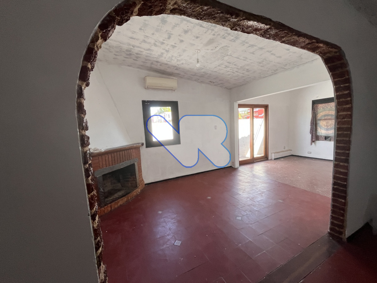 Casa ID.136 - Oportunidad VENDO y ALQUILER ANUAL Casa para Vivienda o Local Comercial  Excelente Ubicación en Maldonado