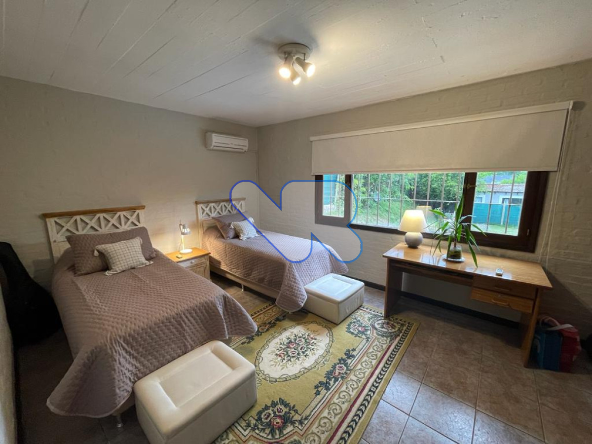 Casa ID.245 - Venta y Alquiler Anual Casa 4D Lugano con Piscina 