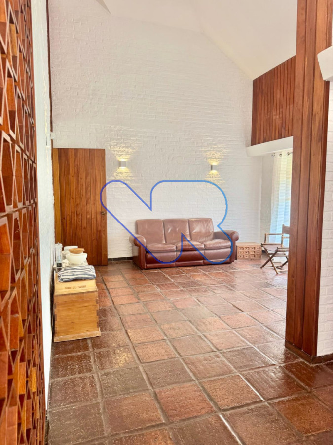 Casa ID.204 - Casa en alquiler verano 8 pers · Piscina · 3 dorm + servicio · Playa Brava Punta del Este