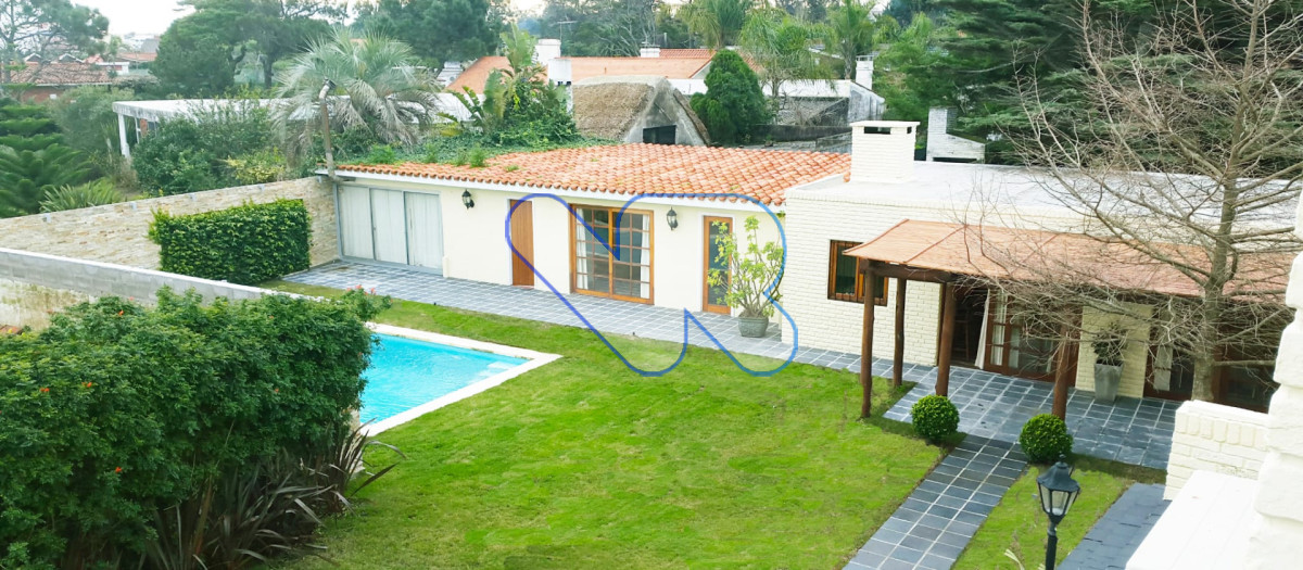 Casa ID.219 - Venta y Alquiler Anual Casa 4D y dep de serv con Piscina Mansa  