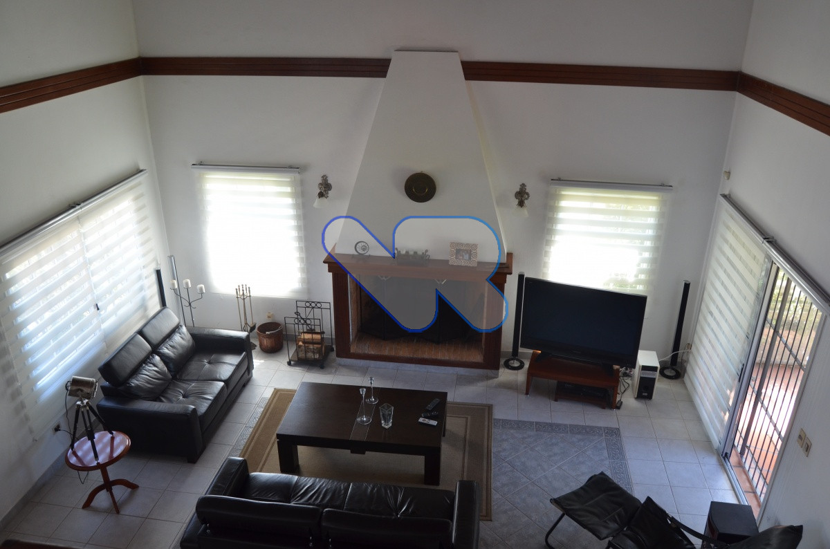 Casa ID.83 - Vendo Alquilo excelente CASA 3 dorm más servicio. piscina y barbacoa