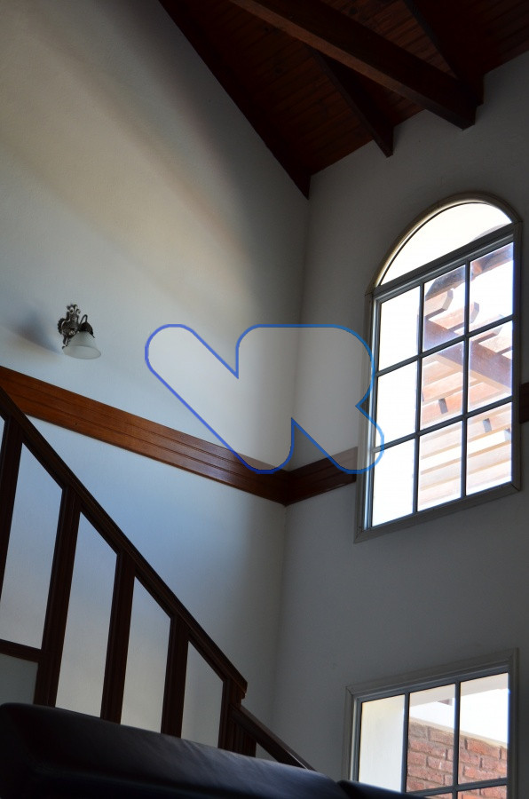 Casa ID.83 - Vendo Alquilo excelente CASA 3 dorm más servicio. piscina y barbacoa