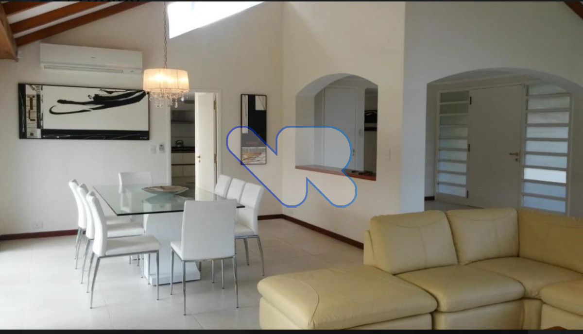 Casa ID.55 - Vendo-Alquilo  anual espectacular residencia  4 dorm , totalmente reciclada,  piscina climatizada, pàrrillero, alto nivel 