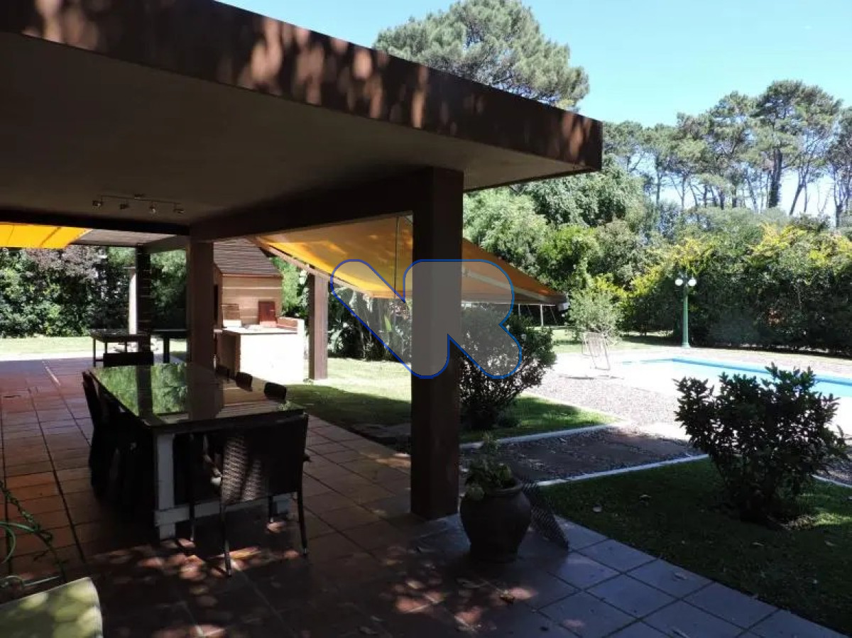 Casa ID.56 - Alquiler Temporada - Casa 5 Dorm, Piscina, Pádel y Tenis - San Rafael - Punta del Este