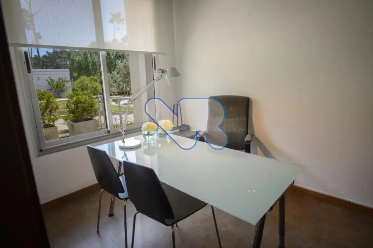 Casa ID.227 - Alquiler de Temporada Casa 4 suites más dep de serv en barrio Privado Brava 