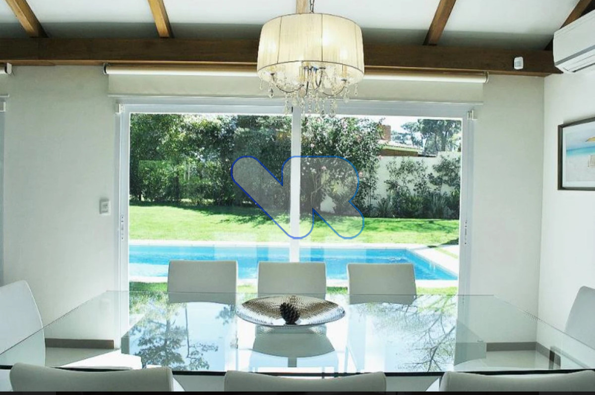 Casa ID.55 - Vendo-Alquilo  anual espectacular residencia  4 dorm , totalmente reciclada,  piscina climatizada, pàrrillero, alto nivel 