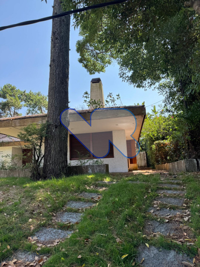 Casa ID.206 - Casa en venta en La Mansa - P8 | Gran terreno | Ideal para reciclar