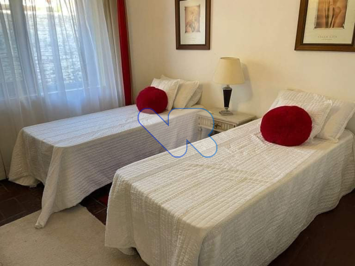 Casa ID.232 - Alquiler de Temporada Casa 5D Mansa con Piscina Climatizada 