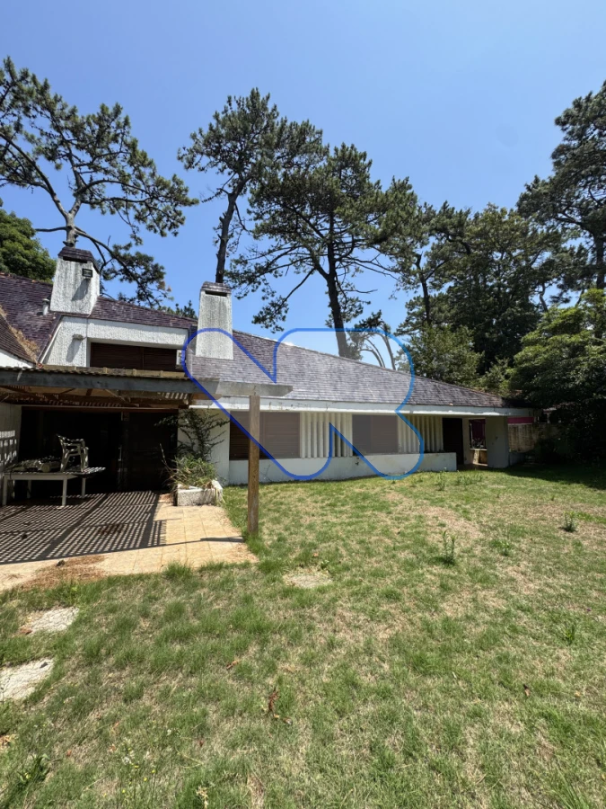 Casa ID.206 - Casa en venta en La Mansa - P8 | Gran terreno | Ideal para reciclar