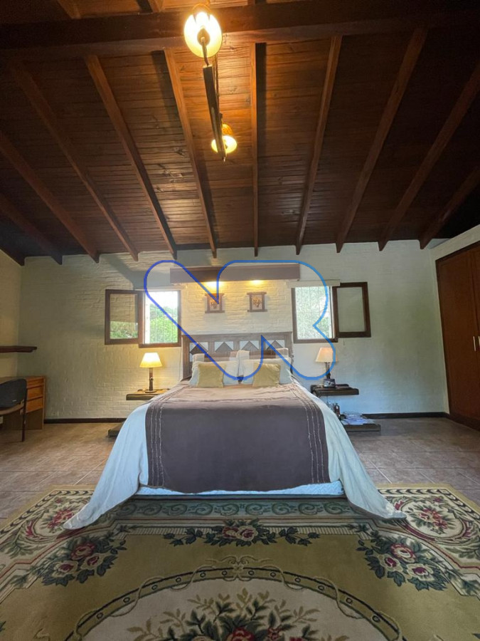 Casa ID.245 - Venta y Alquiler Anual Casa 4D Lugano con Piscina 