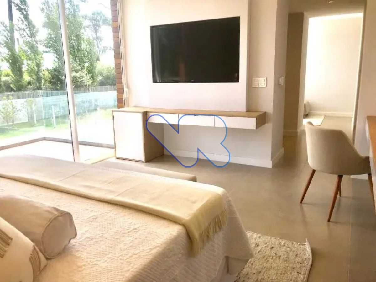 Casa ID.106 - Venta y alquiler anual divina casa Mansa Punta 4 dorm mas del. de servicio