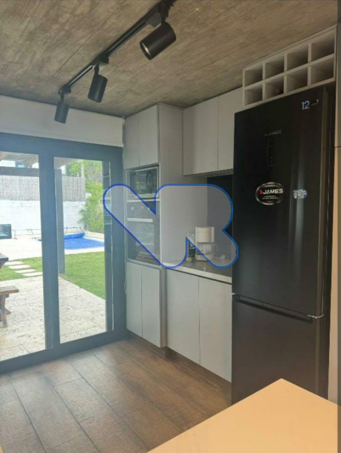 Casa ID.223 - Venta Casa 5D La Barra frente al mar con Piscina Climatizada 