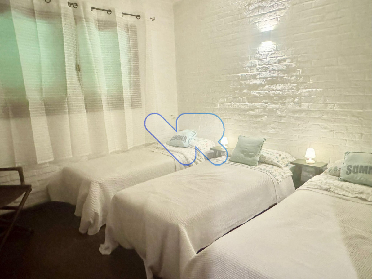 Casa ID.204 - Casa en alquiler verano 8 pers · Piscina · 3 dorm + servicio · Playa Brava Punta del Este