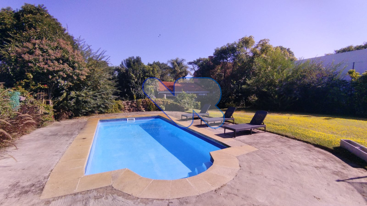 Casa ID.238 - Alquiler Anual Casa 4D Mansa con Piscina climatizada 