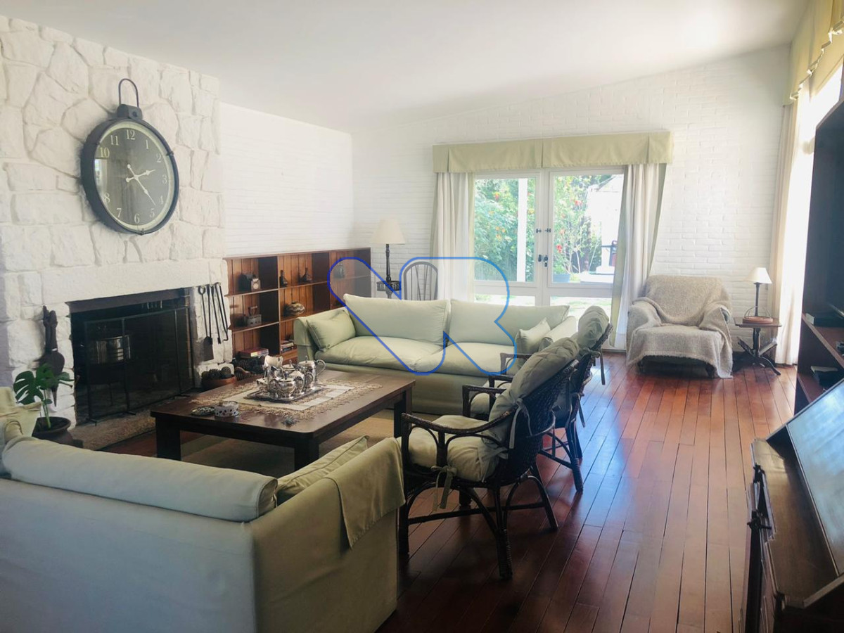 Casa ID.37 - Alquilo Temporal, casa 5 Dorm, con Depto de servicio,  piscina y parrillero