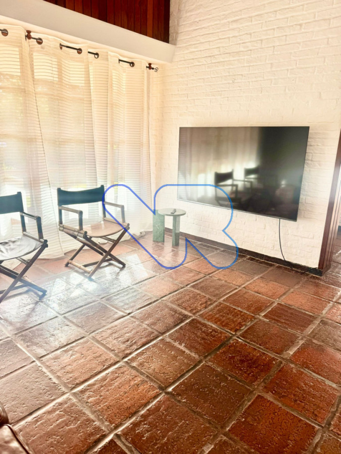 Casa ID.204 - Casa en alquiler verano 8 pers · Piscina · 3 dorm + servicio · Playa Brava Punta del Este