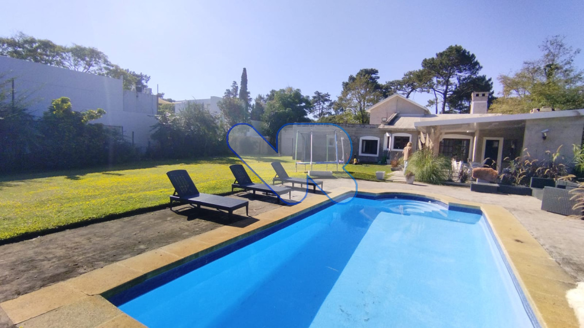 Casa ID.238 - Alquiler Anual Casa 4D Mansa con Piscina climatizada 