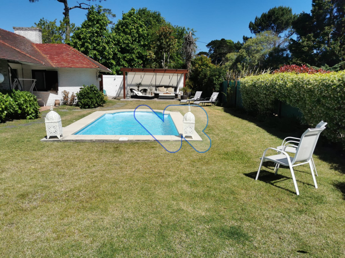 Casa ID.232 - Alquiler de Temporada Casa 5D Mansa con Piscina Climatizada 