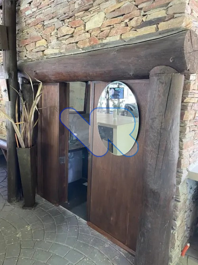 Casa ID.224 - Venta y Alquiler Anual Casa 5D Lugano con Piscina y Barbacoa 