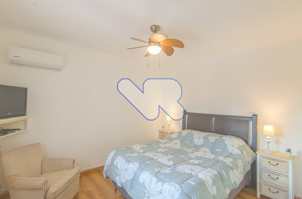 Casa ID.221 - Venta y Alquiler Anual Casa 6D y dep de serv con Piscina climatizada y Barbacoa Península  