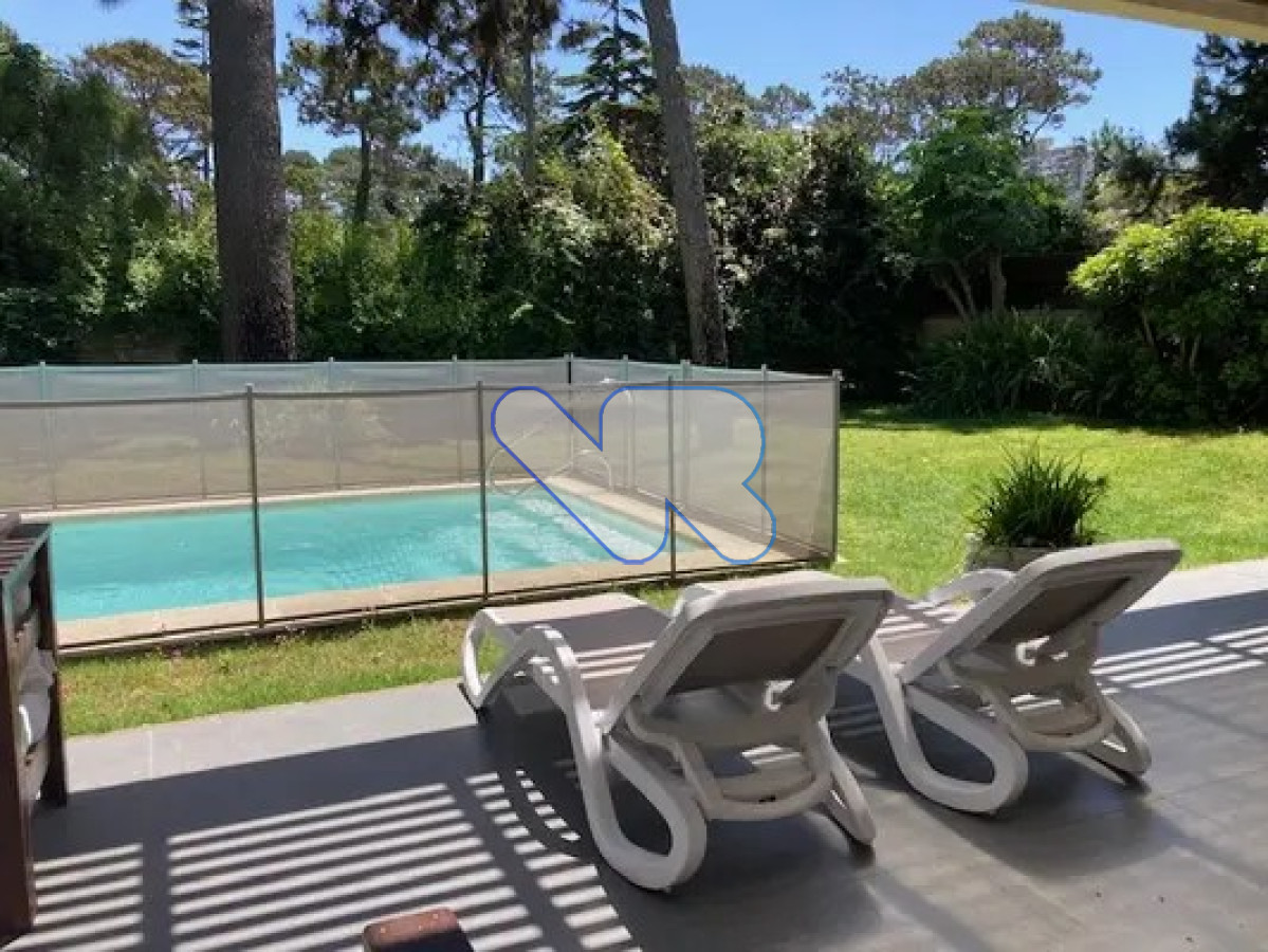 Casa ID.71 - Alquiler Anual Casa 3D Mansa con Piscina climatizada 