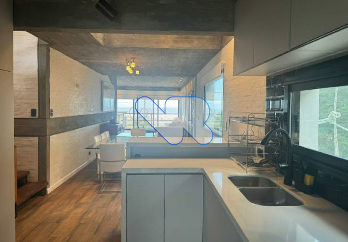 Casa ID.223 - Venta Casa 5D La Barra frente al mar con Piscina Climatizada 