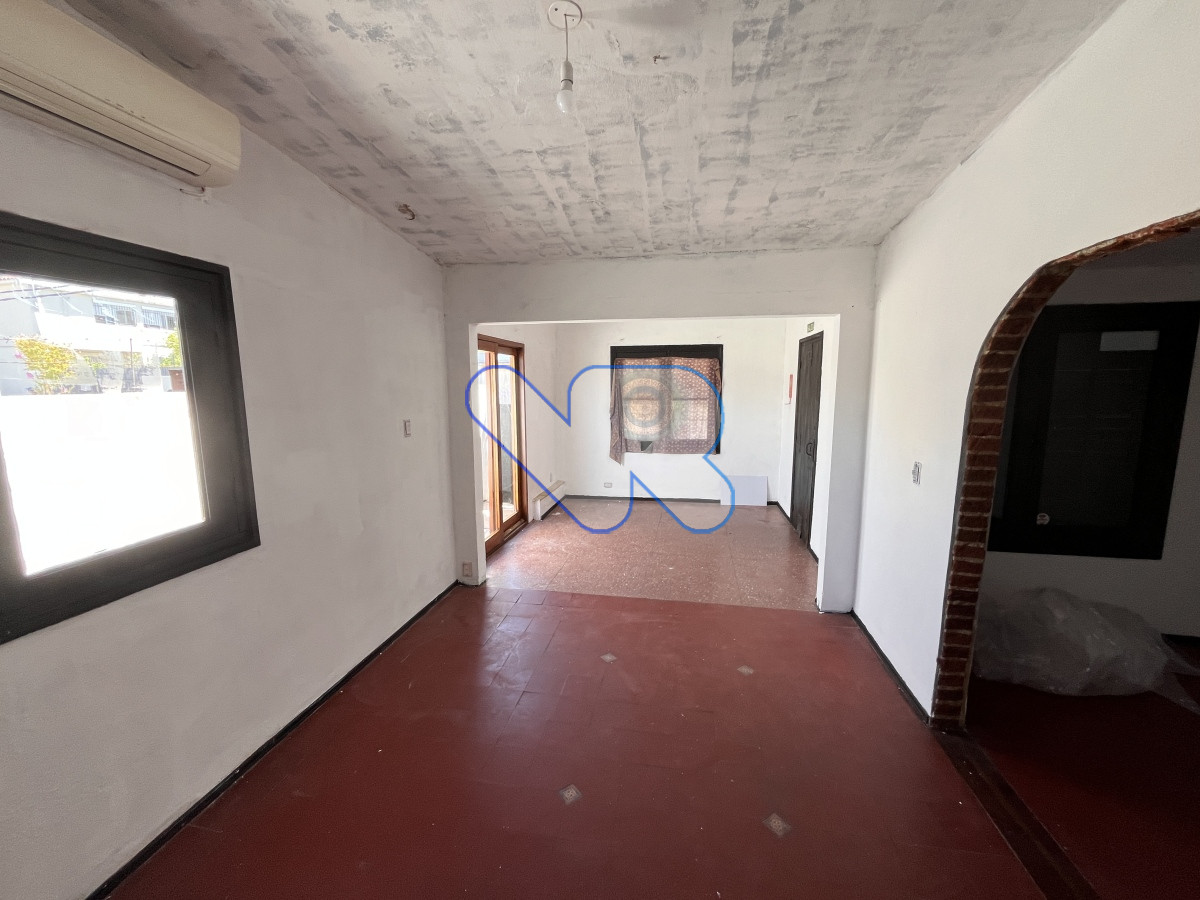 Casa ID.136 - Oportunidad VENDO y ALQUILER ANUAL Casa para Vivienda o Local Comercial  Excelente Ubicación en Maldonado