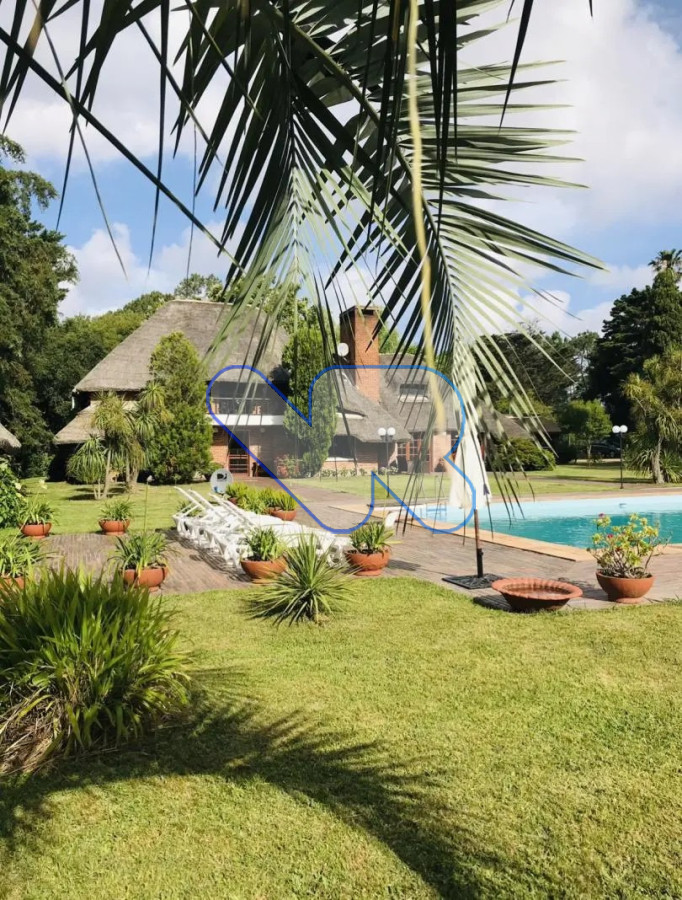 Casa ID.226 - Alquiler de Temporada Casa 6D Golf con gran parque Piscina y Barbacoa 