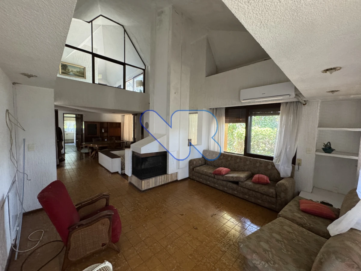 Casa ID.206 - Casa en venta en La Mansa - P8 | Gran terreno | Ideal para reciclar