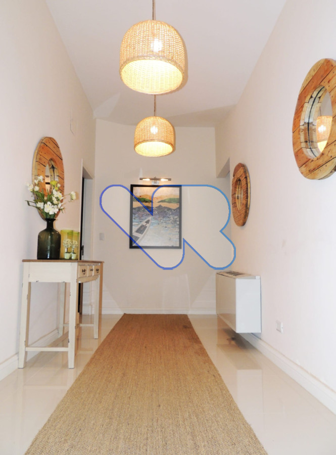 Casa ID.219 - Venta y Alquiler Anual Casa 4D y dep de serv con Piscina Mansa  