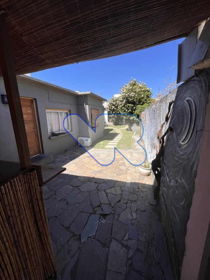 Casa ID.136 - Oportunidad VENDO y ALQUILER ANUAL Casa para Vivienda o Local Comercial  Excelente Ubicación en Maldonado