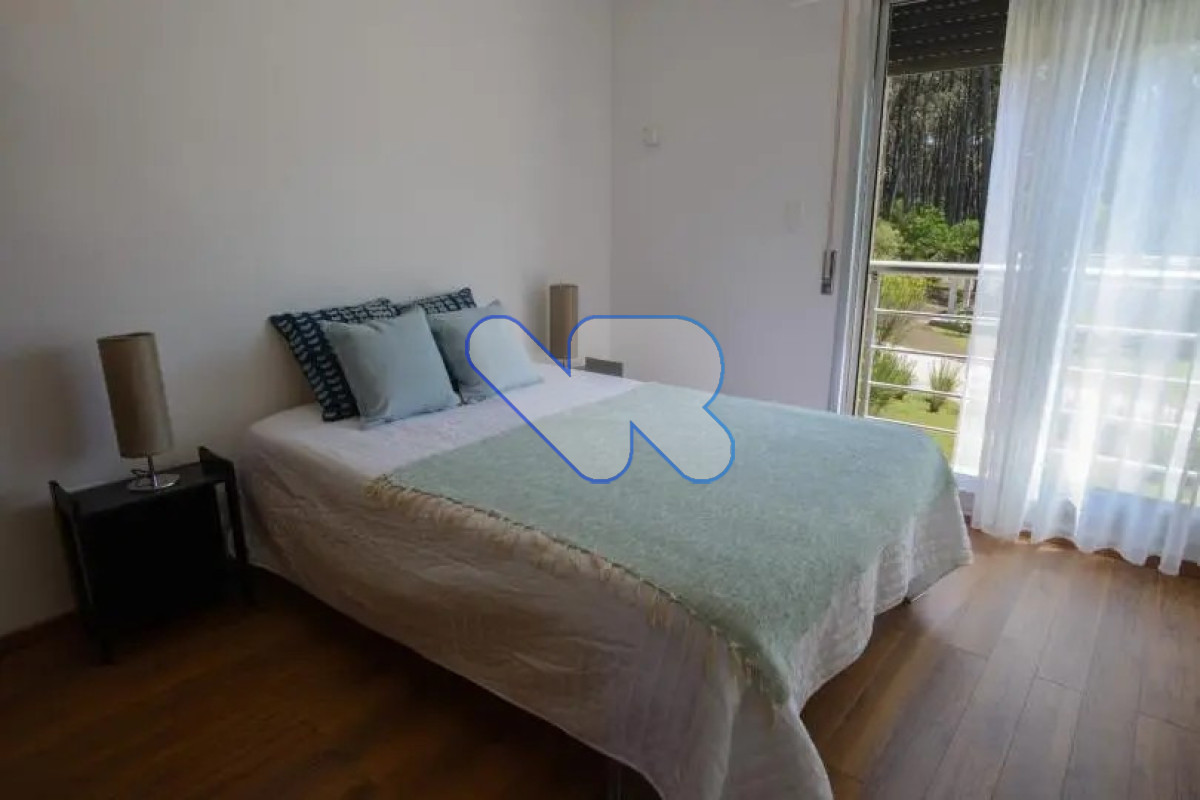Casa ID.227 - Alquiler de Temporada Casa 4 suites más dep de serv en barrio Privado Brava 