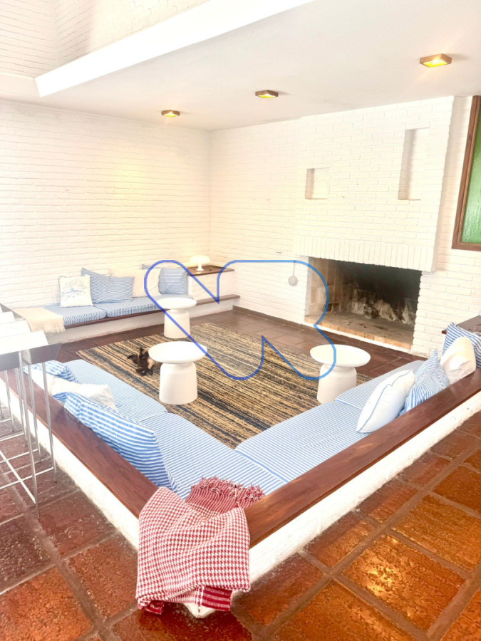 Casa ID.204 - Casa en alquiler verano 8 pers · Piscina · 3 dorm + servicio · Playa Brava Punta del Este