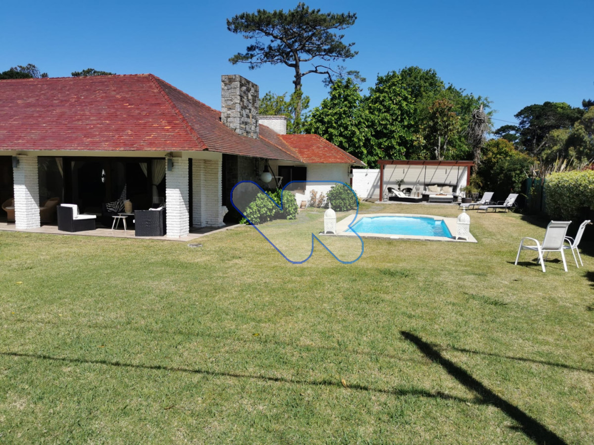 Casa ID.232 - Alquiler de Temporada Casa 5D Mansa con Piscina Climatizada 