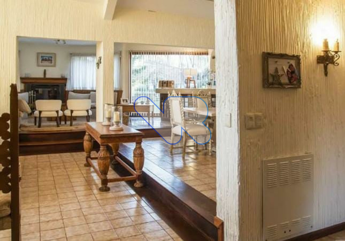 Casa ID.236 - Venta y Alquiler de Temporada Casa 5D Lugano con Piscina climatizada 