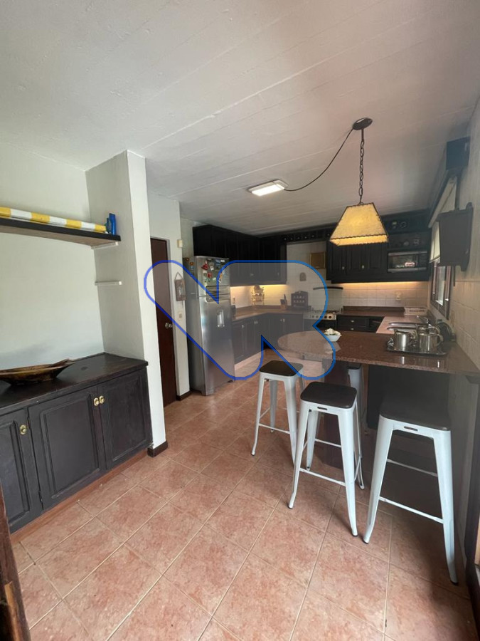 Casa ID.245 - Venta y Alquiler Anual Casa 4D Lugano con Piscina 