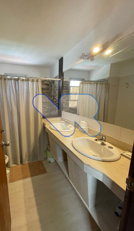 Casa ID.245 - Venta y Alquiler Anual Casa 4D Lugano con Piscina 