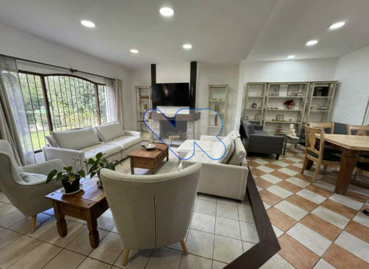 Casa ID.238 - Alquiler Anual Casa 4D Mansa con Piscina climatizada 