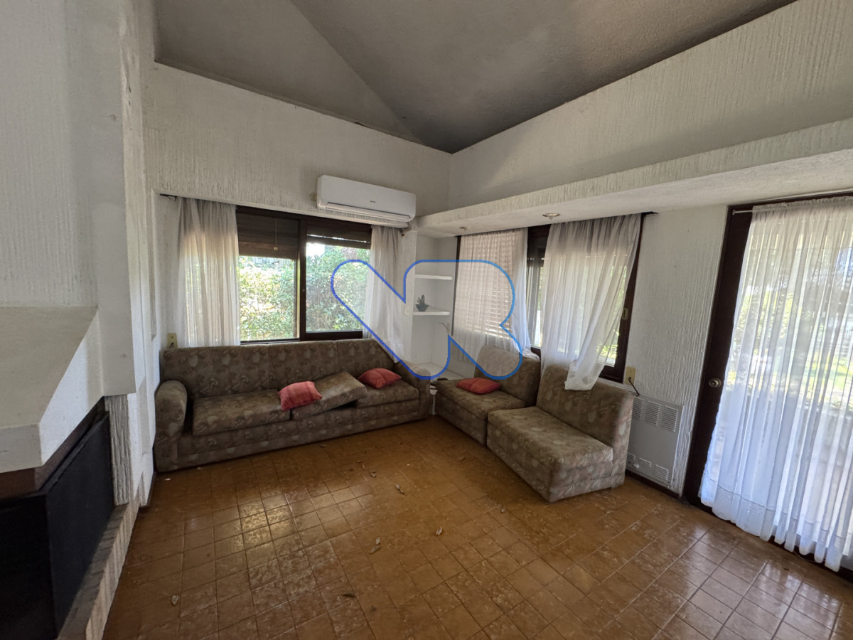 Casa ID.206 - Casa en venta en La Mansa - P8 | Gran terreno | Ideal para reciclar